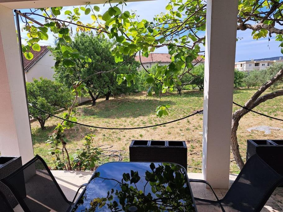 Kyra With Terrace And Garden