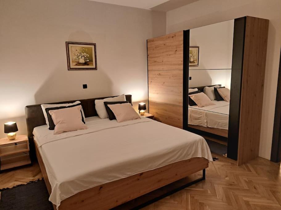 Apartament Kyra With Terrace And Garden Trogir