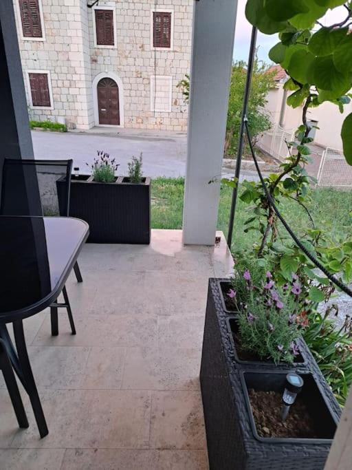 Kyra With Terrace And Garden * Trogir